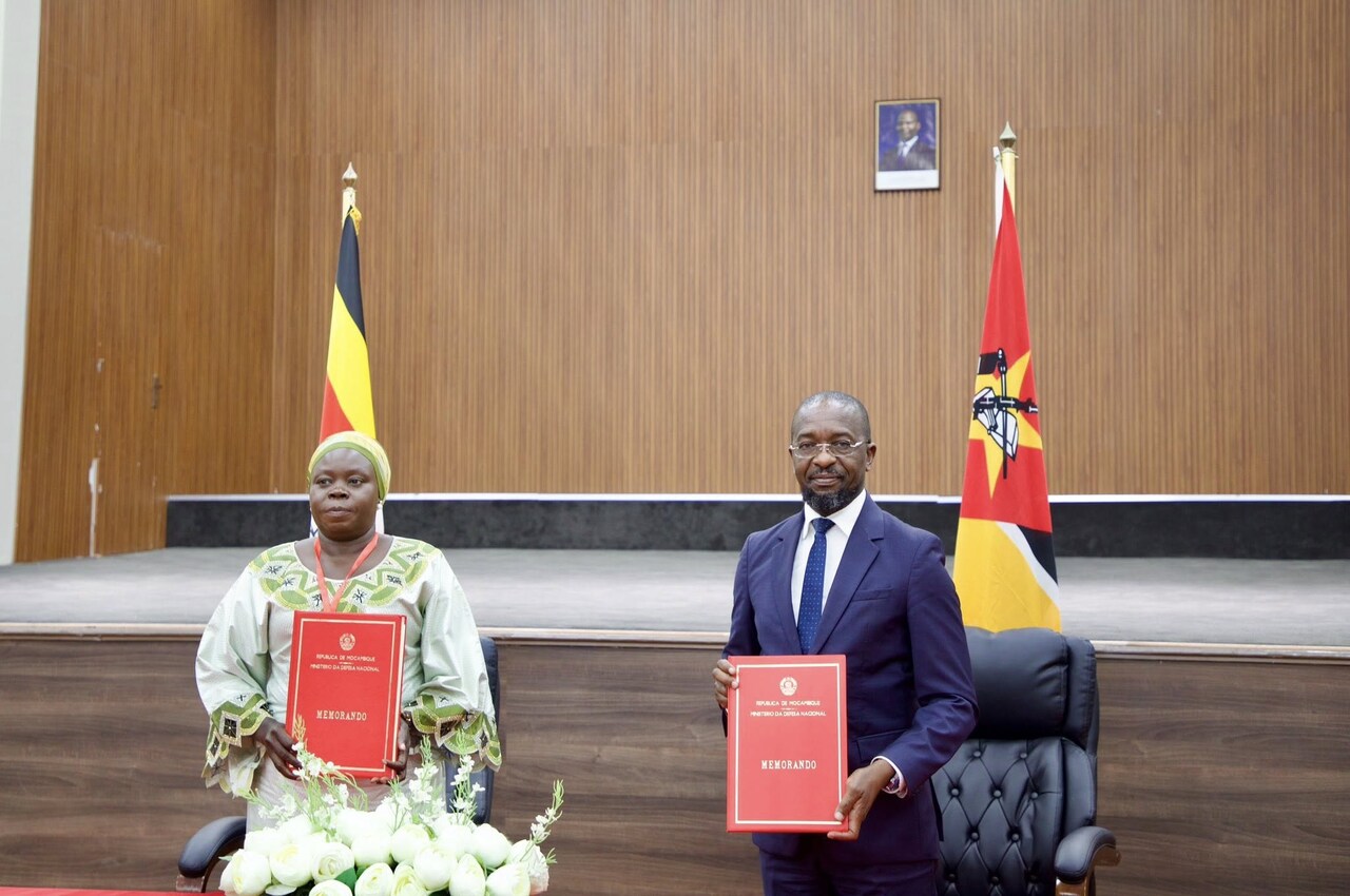 Moçambique e Uganda assinam acordos de defesa