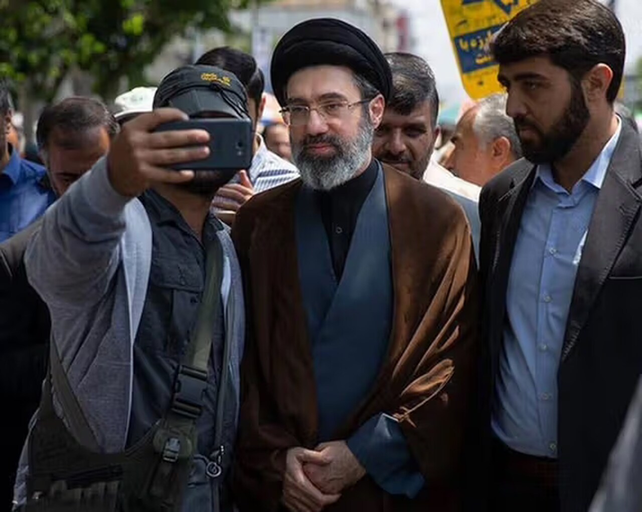 Mojtaba Khamenei, filho de Ali Khamenei, eleito líder “Aiatolá” do