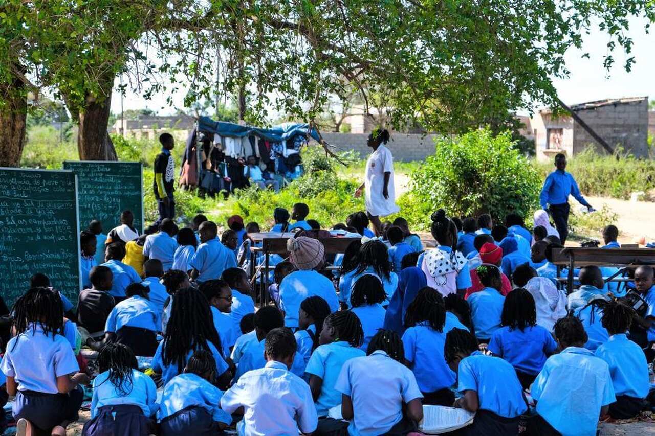 Nove mil alunos estudam ao ar livre em Nampula