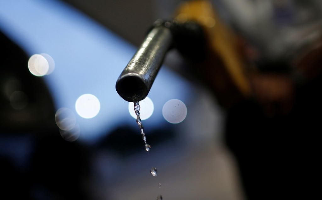 Países cortam produção de petróleo em quase sete milhões de