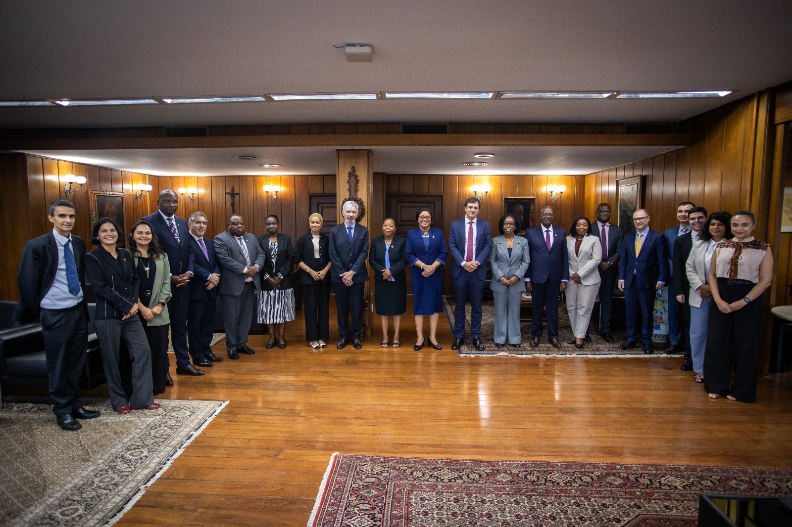 Reforçada cooperação com Brasil na gestão das finanças públicas