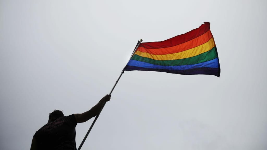 Senegal aprova lei mais dura contra relações homossexuais
