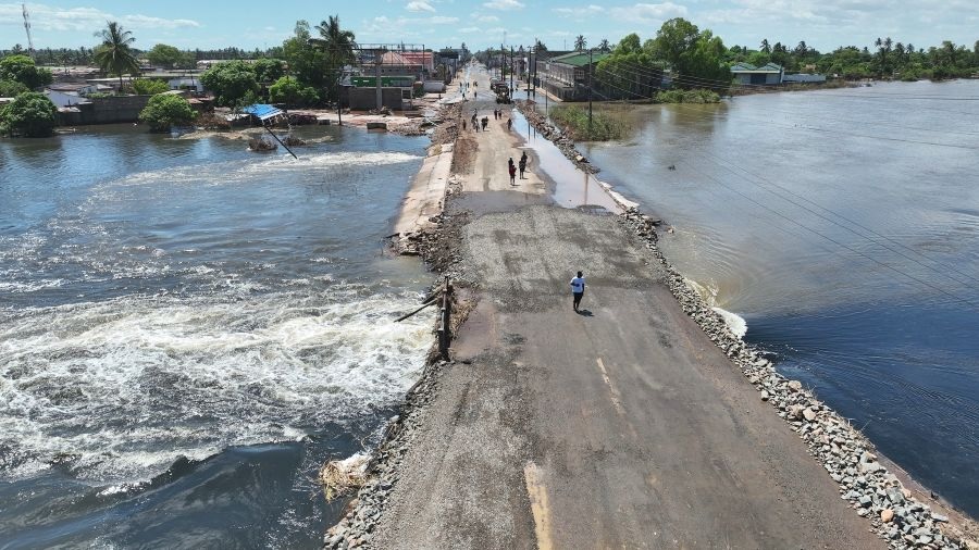 Tráfego rodoviário retomado na ponte do rio Nguluzane na EN1