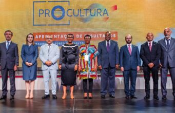 União Europeia vai desembolsar 10 milhões de euros para apoio a iniciativas culturais União Europeia vai desembolsar 10 milhões de euros para apoio