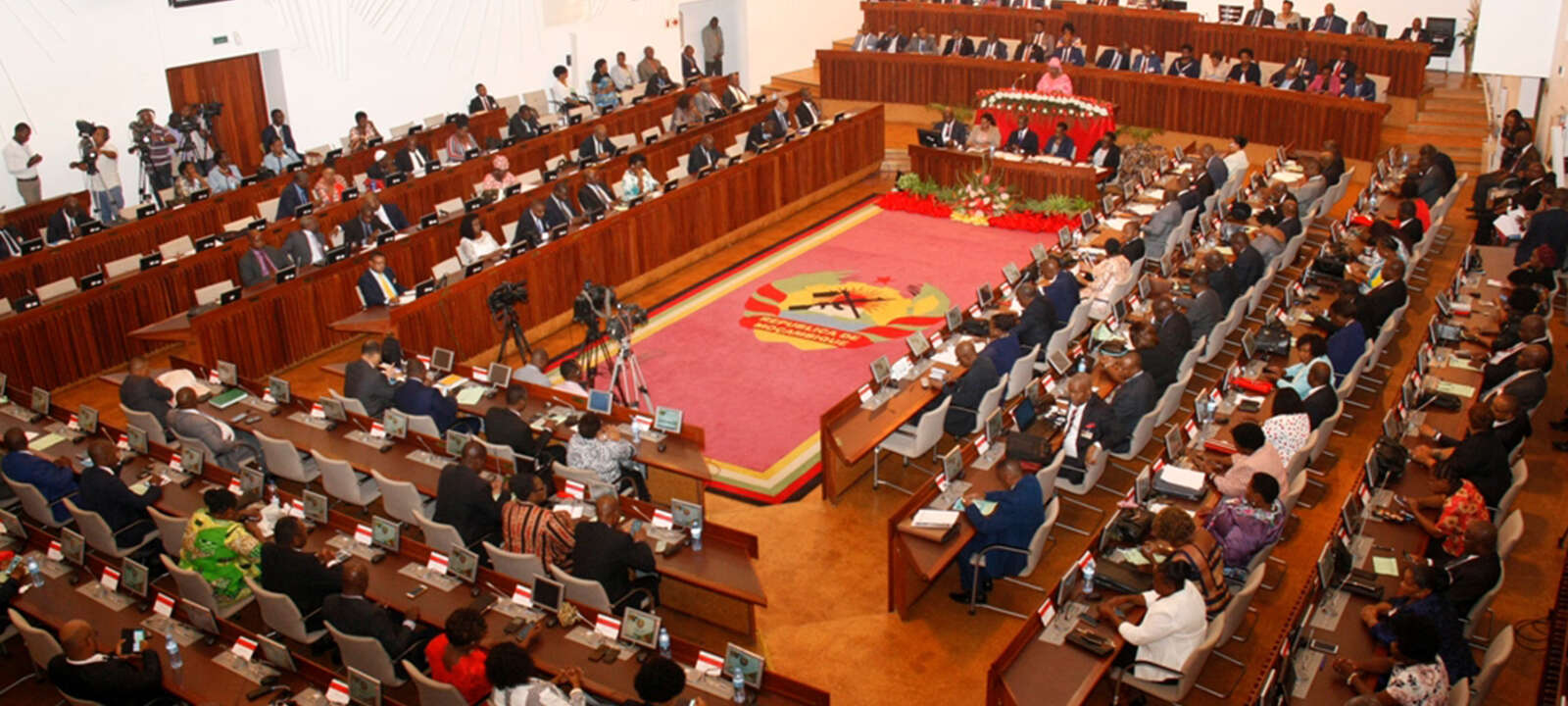 Bancadas parlamentares divididas sobre presença do Ruanda em Cabo Delgado
