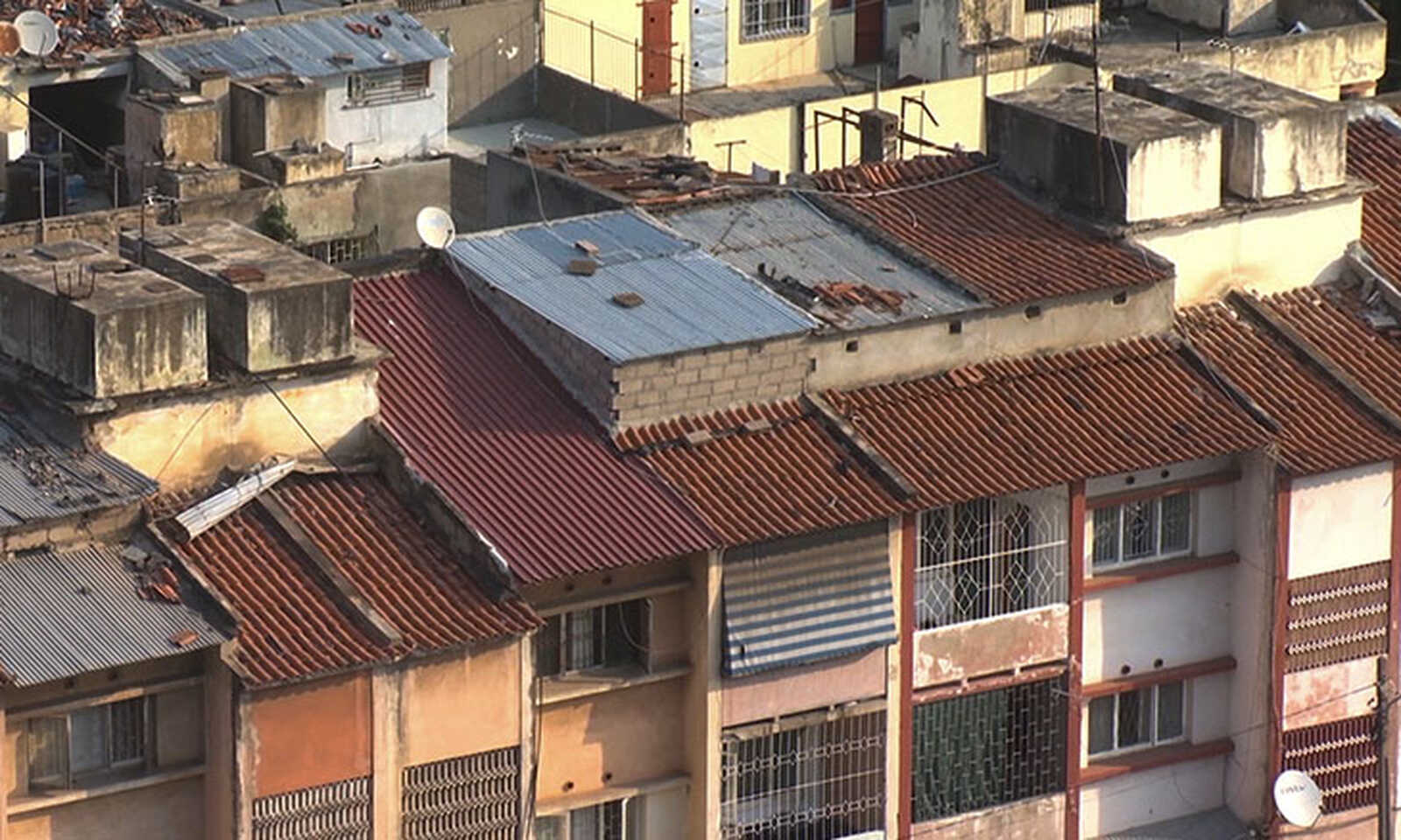 Inspecção revela degradação preocupante em edifícios públicos e privados na
