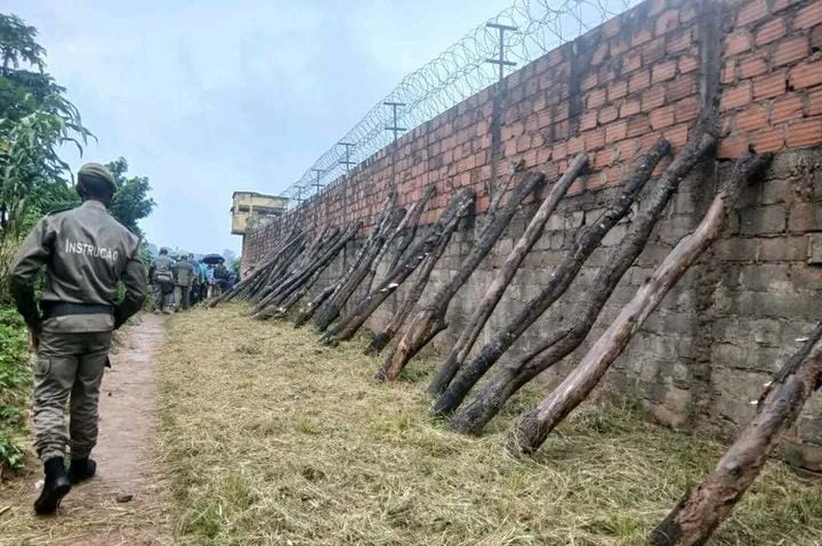 Muro da Penitenciária Cabeça de Velho em risco de desabamento