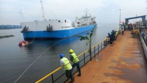 Navios estrangeiros em Moçambique obrigados a incluir 25% de tripulação