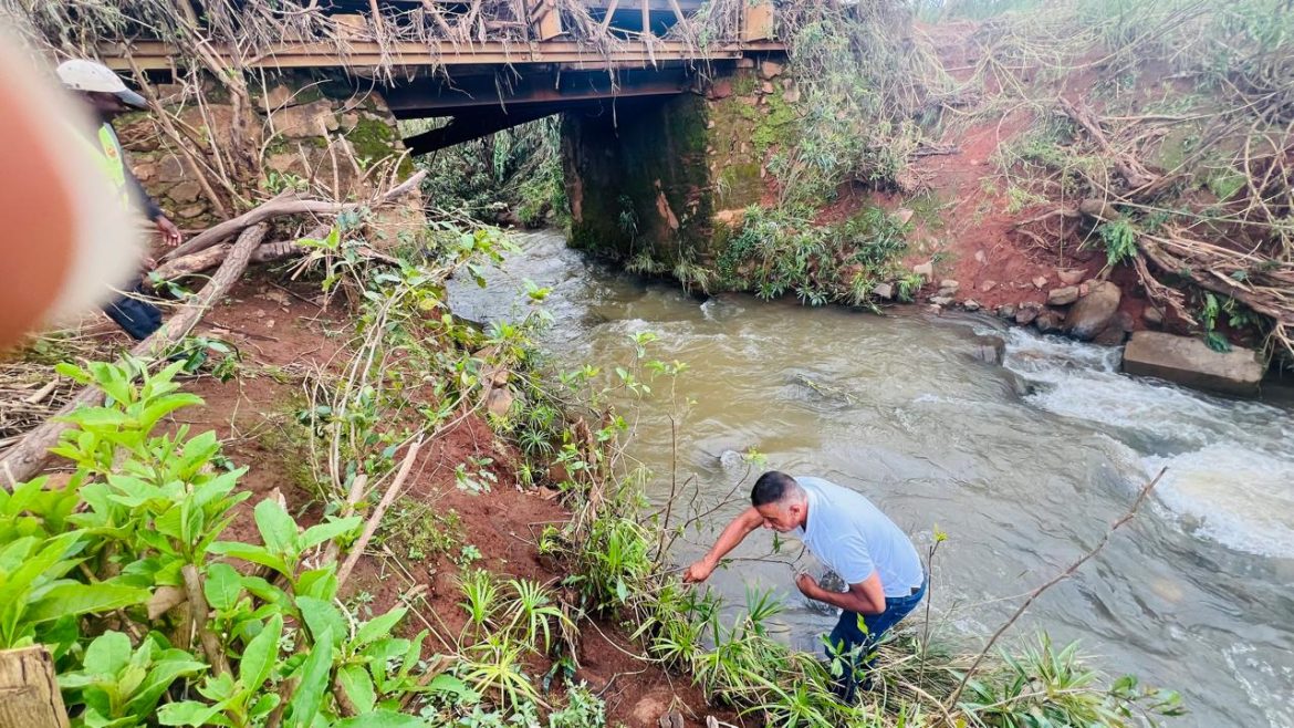 Niassaː Condicionado trânsito na ponte sobre o rio M’nandichi