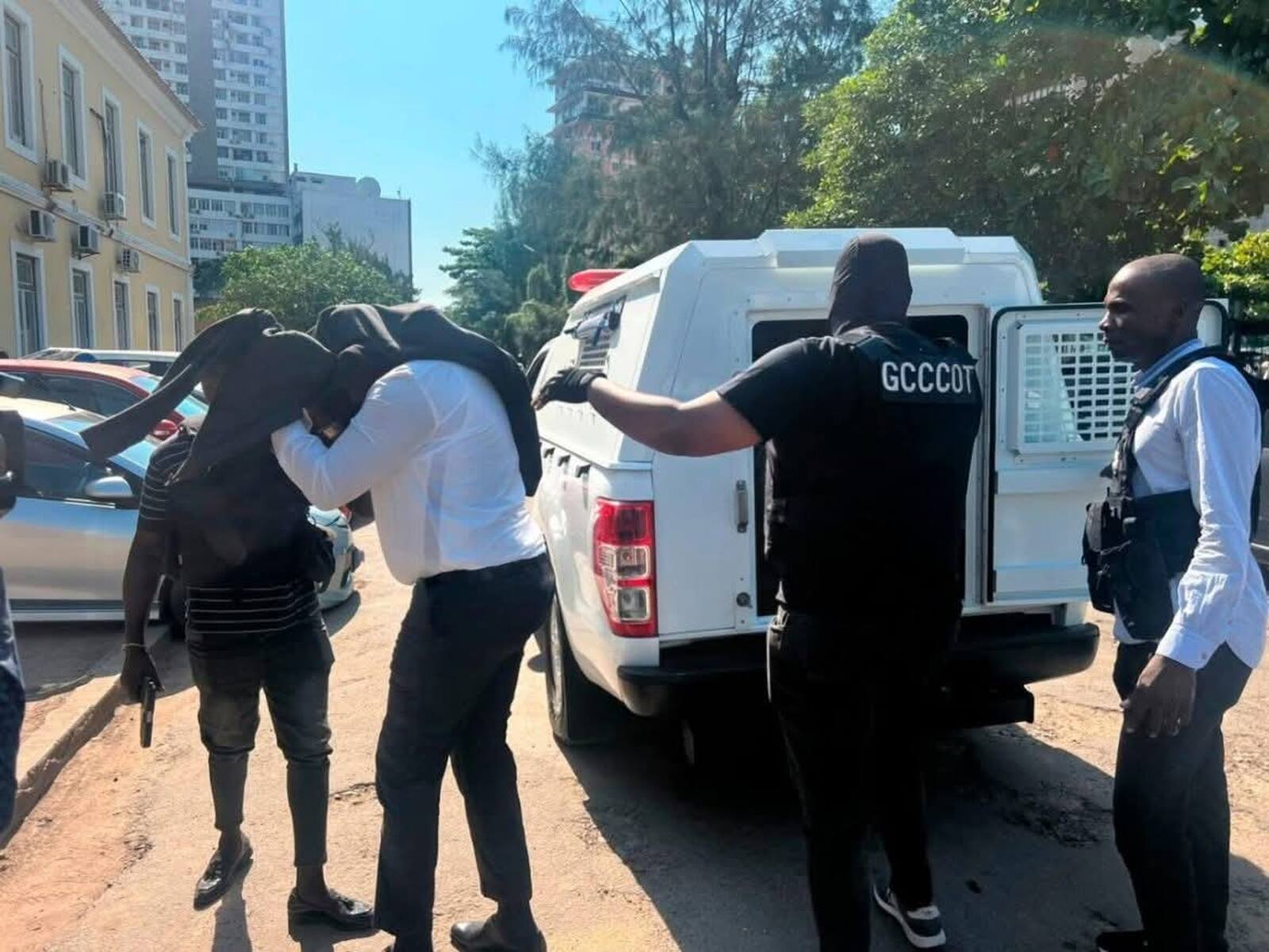 Quadros do INSS detidos por fraude em concursos públicos aguardam