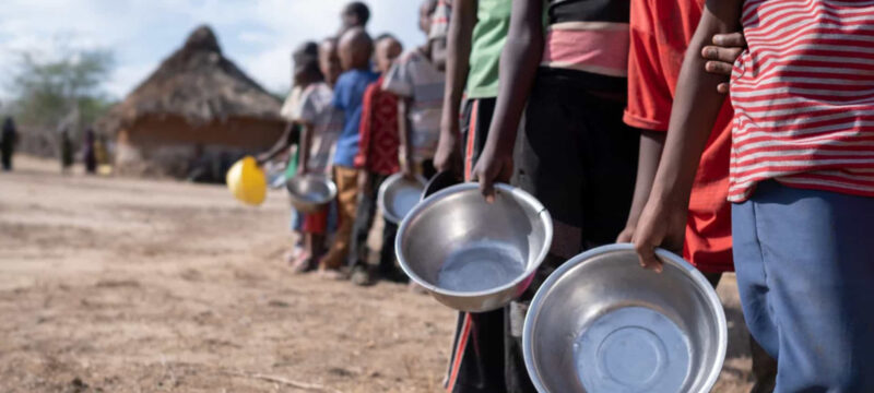 Redução de donativos agrava crise alimentar às vítimas das cheias,