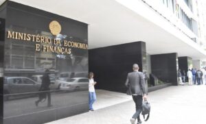 Sete funcionários do Ministério das Finanças detidos por corrupção