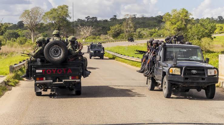 Analistas alertam para "terceirização da soberania" no financiamento às forças