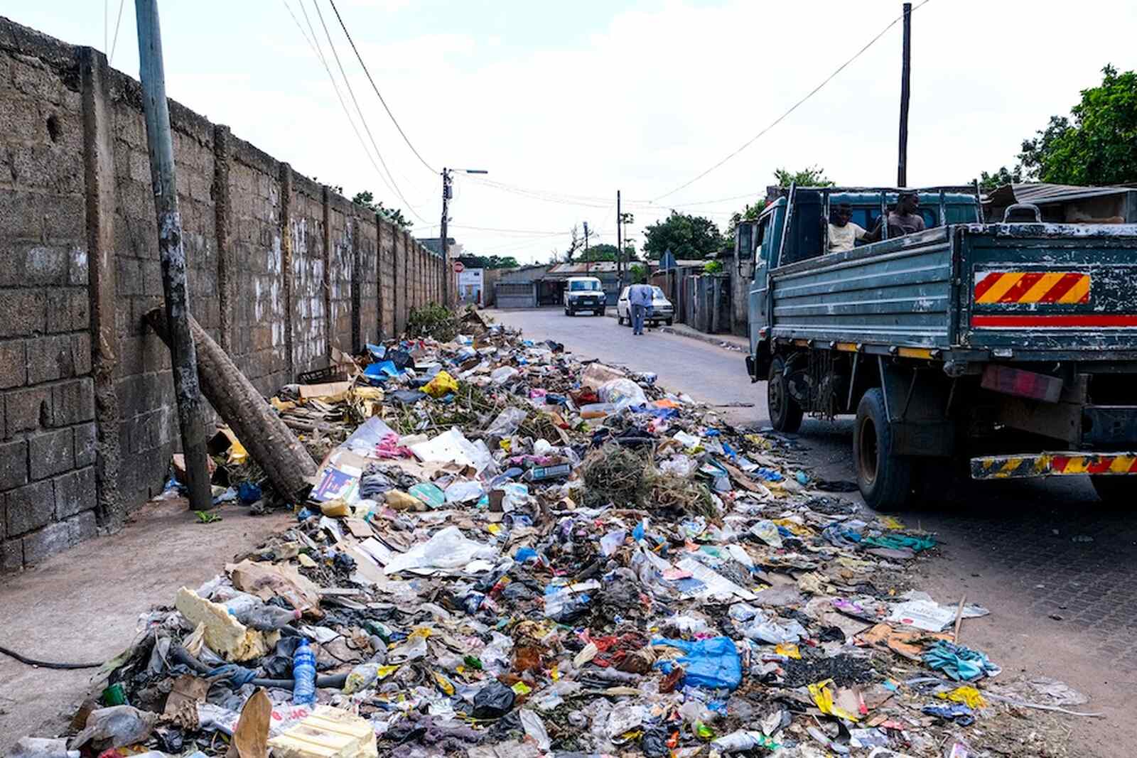 Crise de combustível condiciona recolha de lixo em Maputo