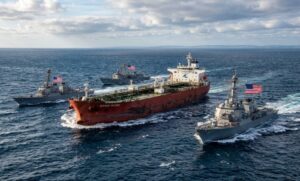 EUA iniciam Project Freedom para escoltar navios no Estreito de