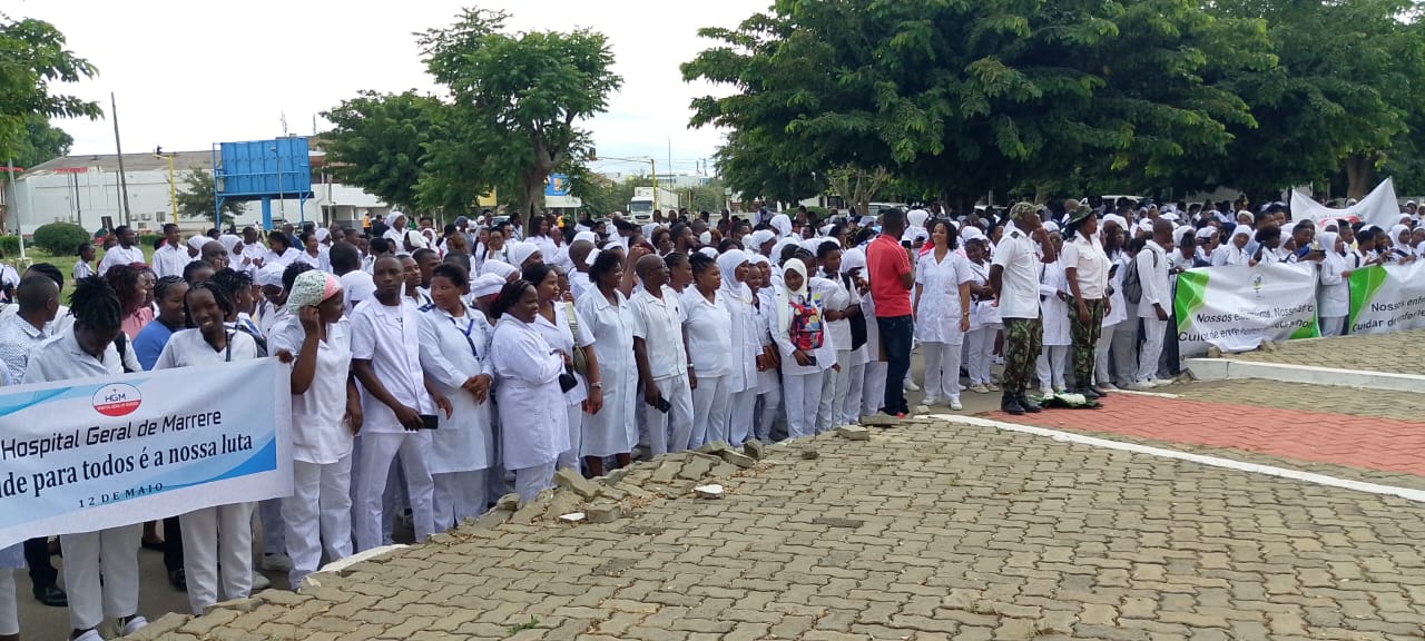 Enfermeiros e parteiras agendam marcha pacífica em Maputo contra impasse