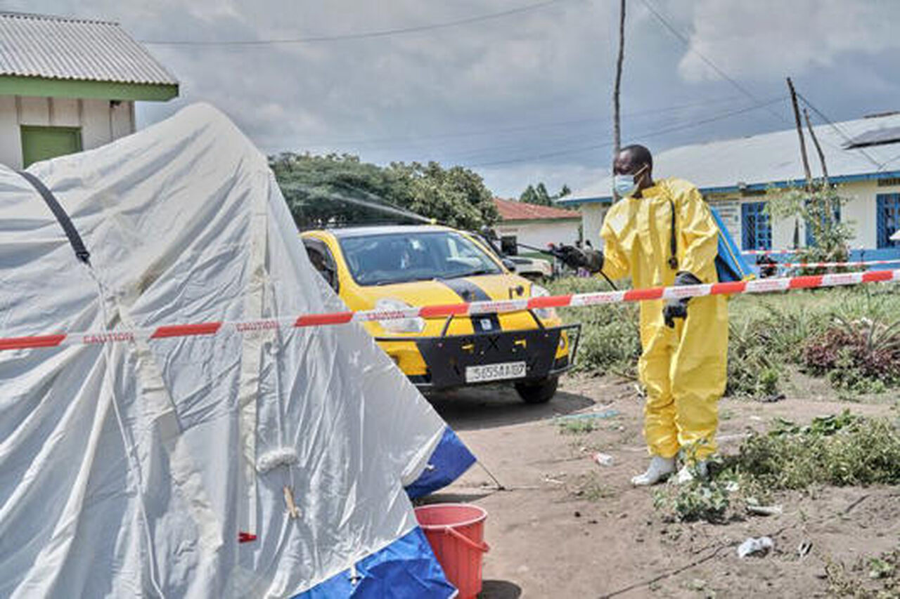 Epidemia de ébola deixa 10 países africanos sob ameaça, alerta