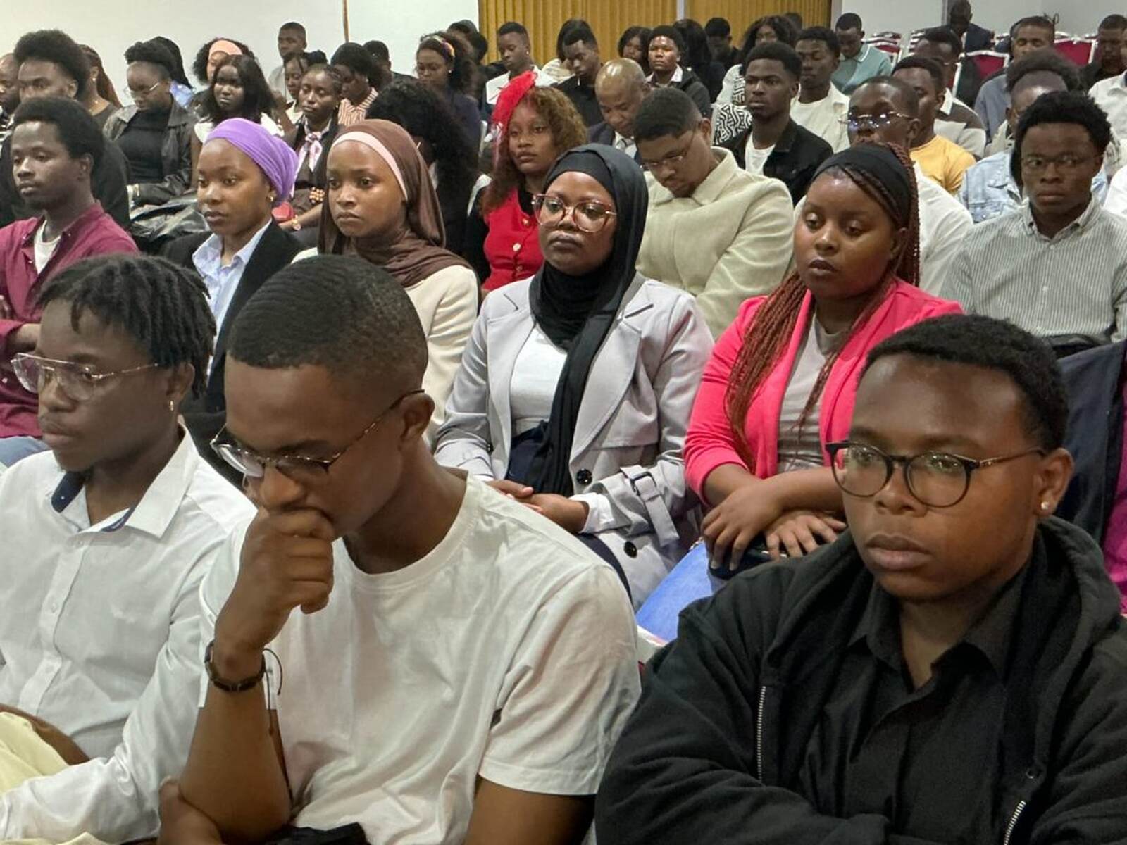 Estudantes bolseiros moçambicanos denunciam dificuldades de integração na Argélia