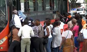 Greve dos transportes deixa Maputo e Beira a meio gás e