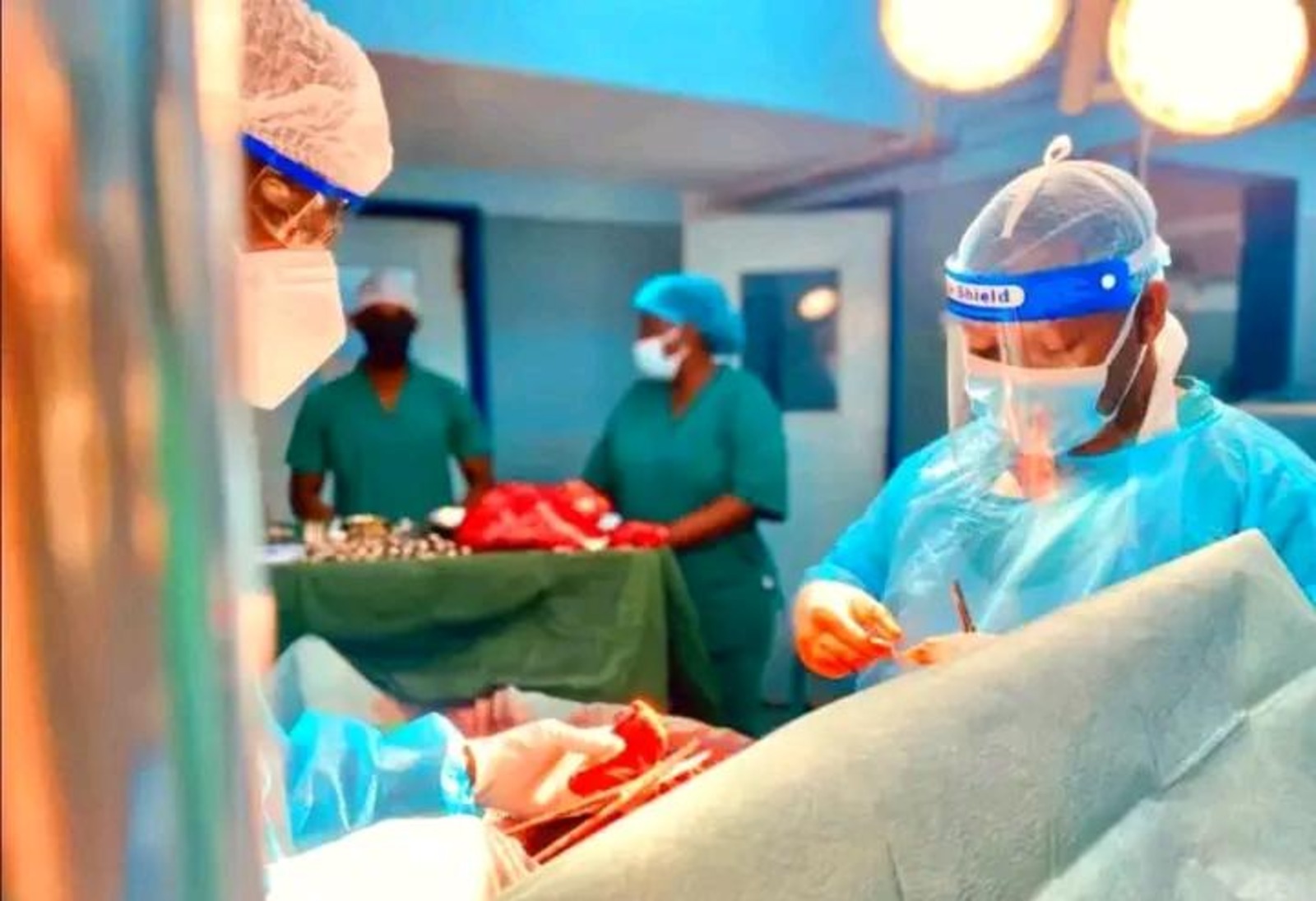 Médicos removem segundo tumor gigante no mesmo dia em Nampula