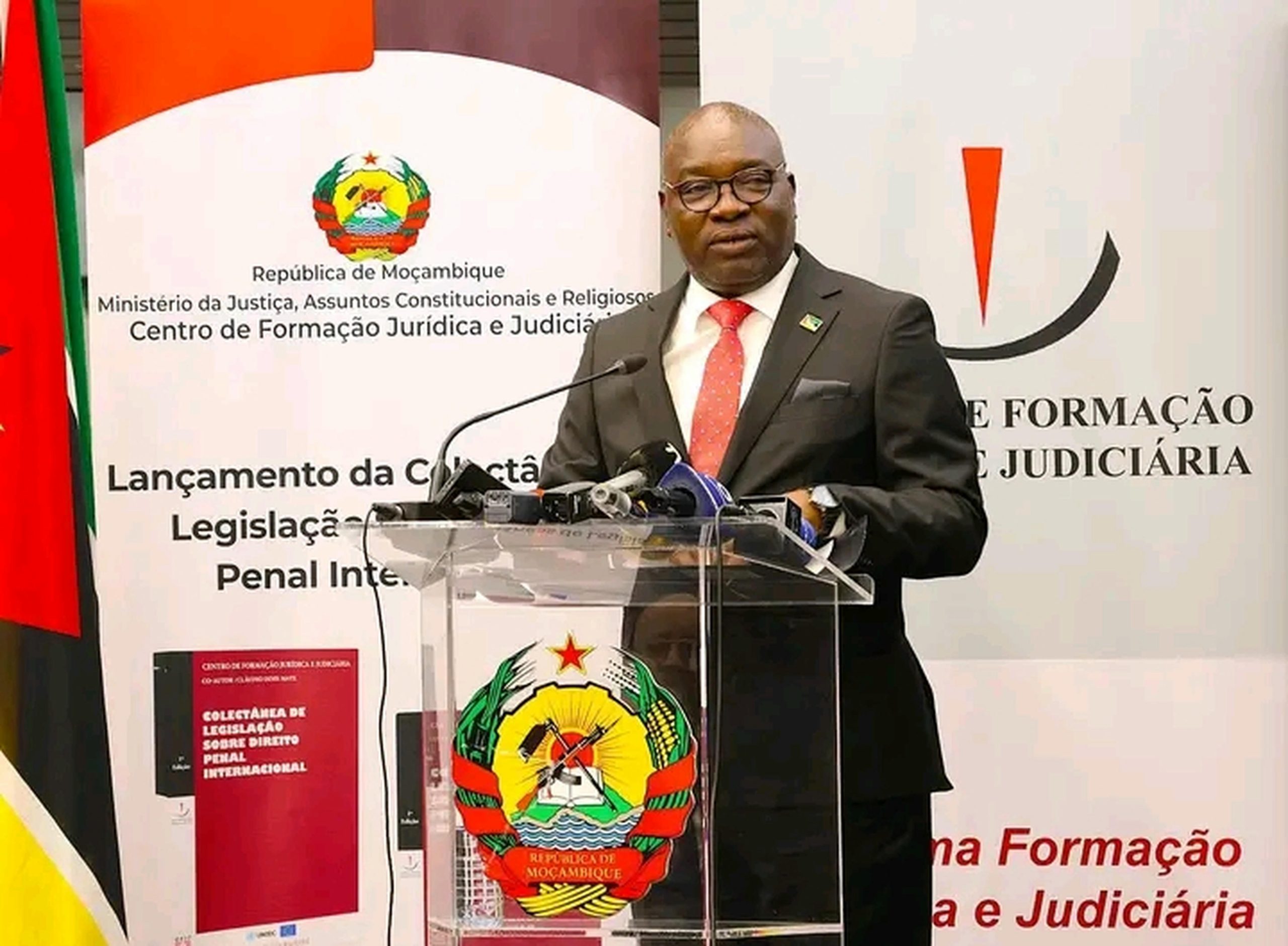 Ministro da Justiça sem laudo pericial sobre a morte de