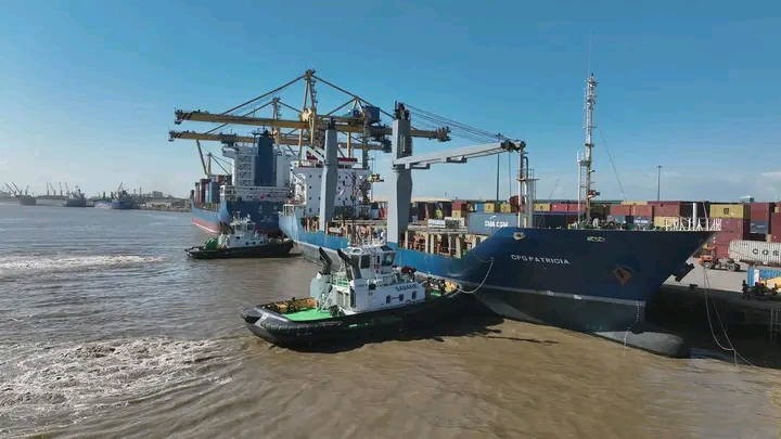Porto da Beira dá salto histórico com chegada do primeiro