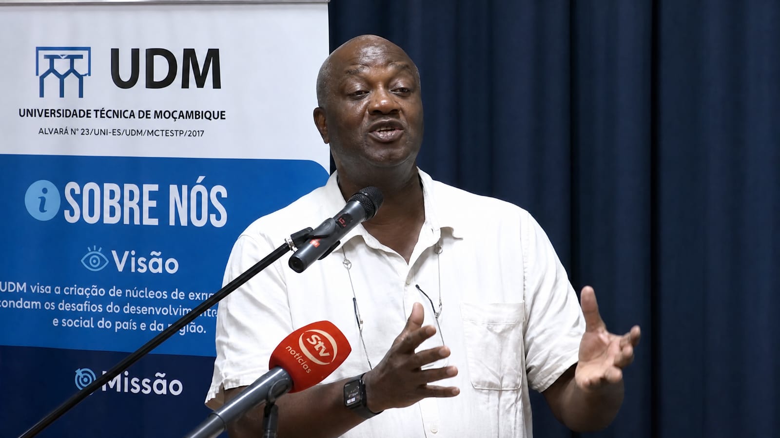 Severino Ngoenha alerta que Moçambique é uma selva de capim
