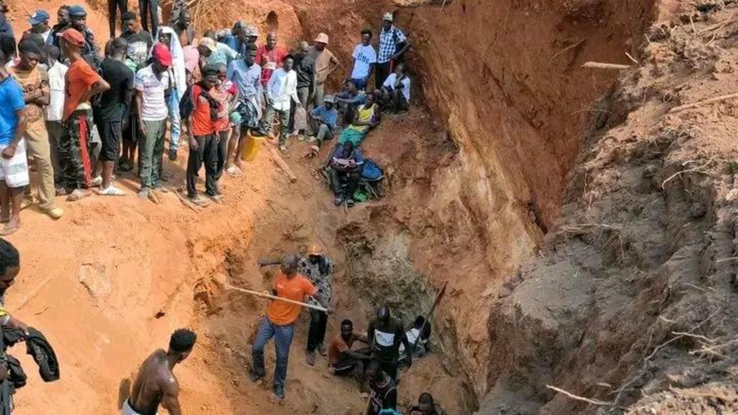 Tragédia em Angola: Desabamento de mina de ouro faz