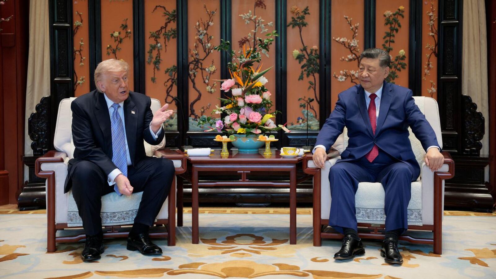 Trump termina visita à China com palavras de satisfação mas