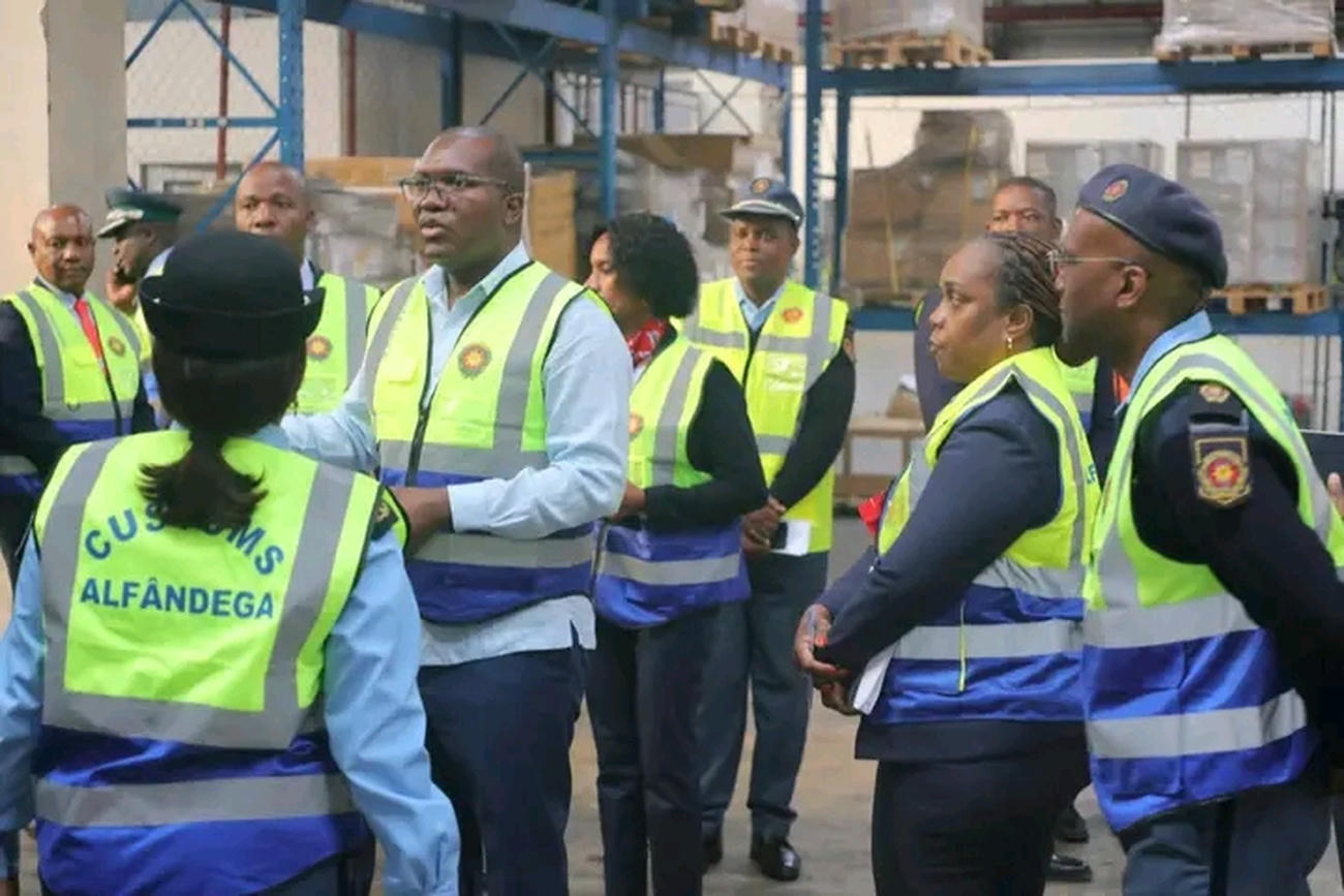AT aperta o cerco à fuga de fisco em Maputo