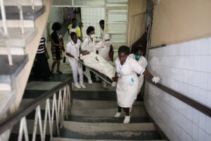 Inhambane: Tribunal condena dois funcionários de saúde a sete de
