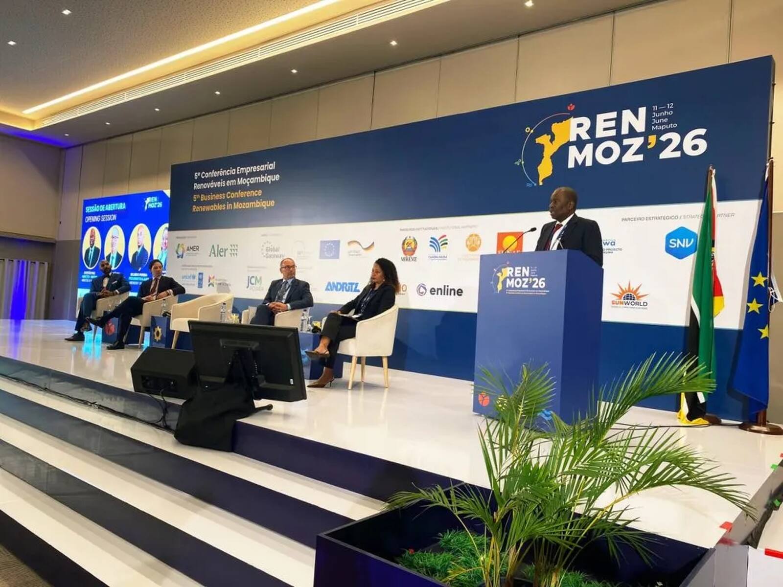 Moçambique defende aposta em energias renováveis para expansão da rede