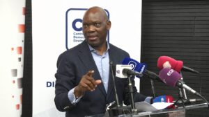 Adriano Nuvunga defende que juros altos praticados em Moçambique violam
