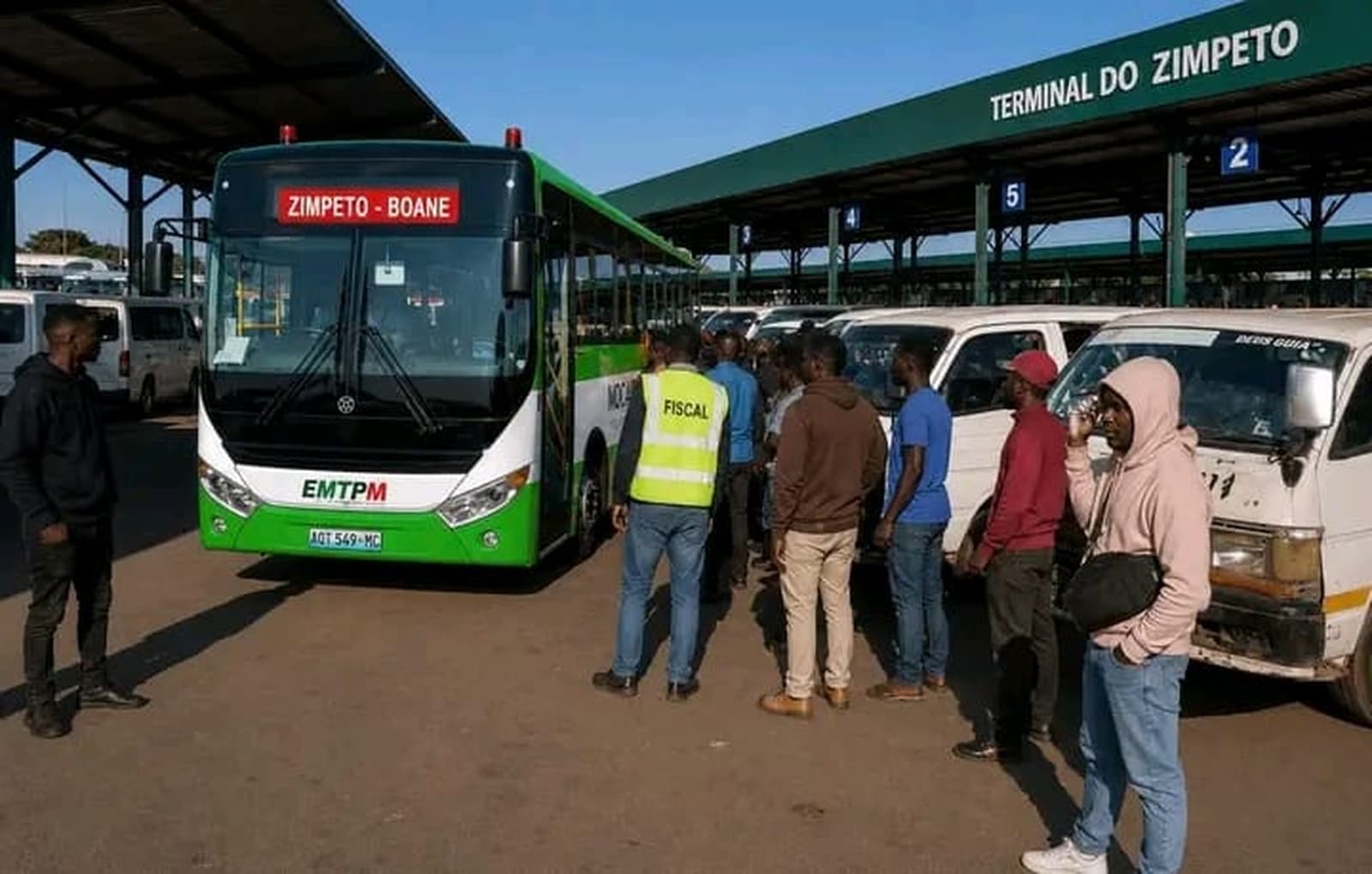 Autocarros da EMTPM passam a fazer a rota directa entre