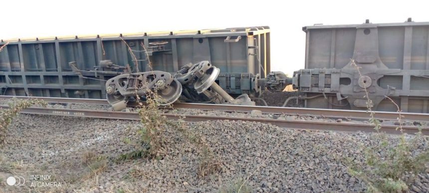 Descarrilamento de locomotiva condiciona circulação ferroviária na linha de Ressano