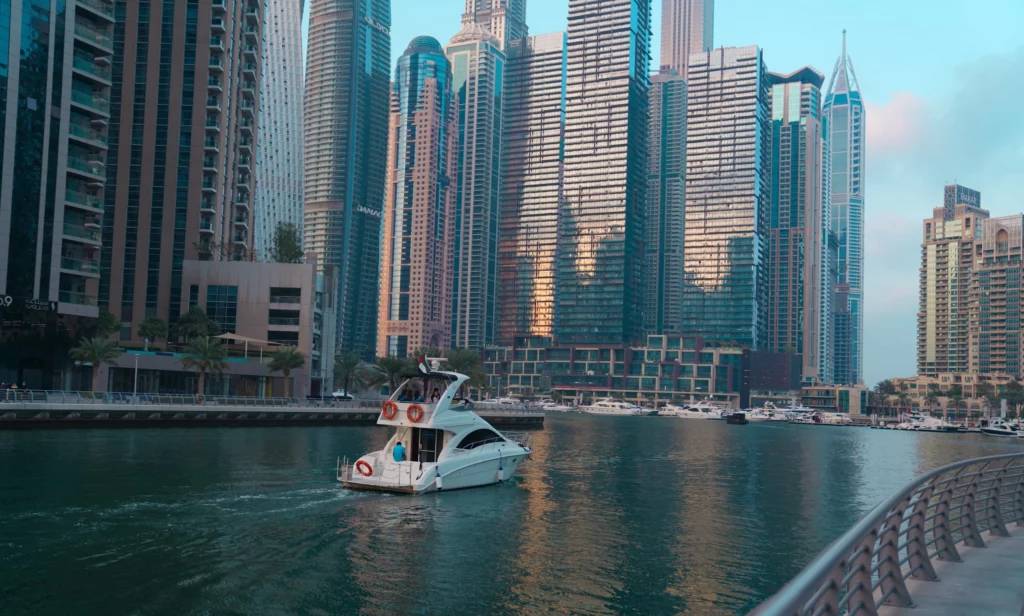 Dubai oferece dinheiro para moradores atraírem turistas após impacto de