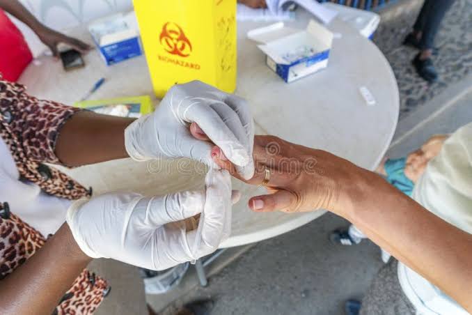 Empresa indiana acusada de vender testes falsos de malária, HIV
