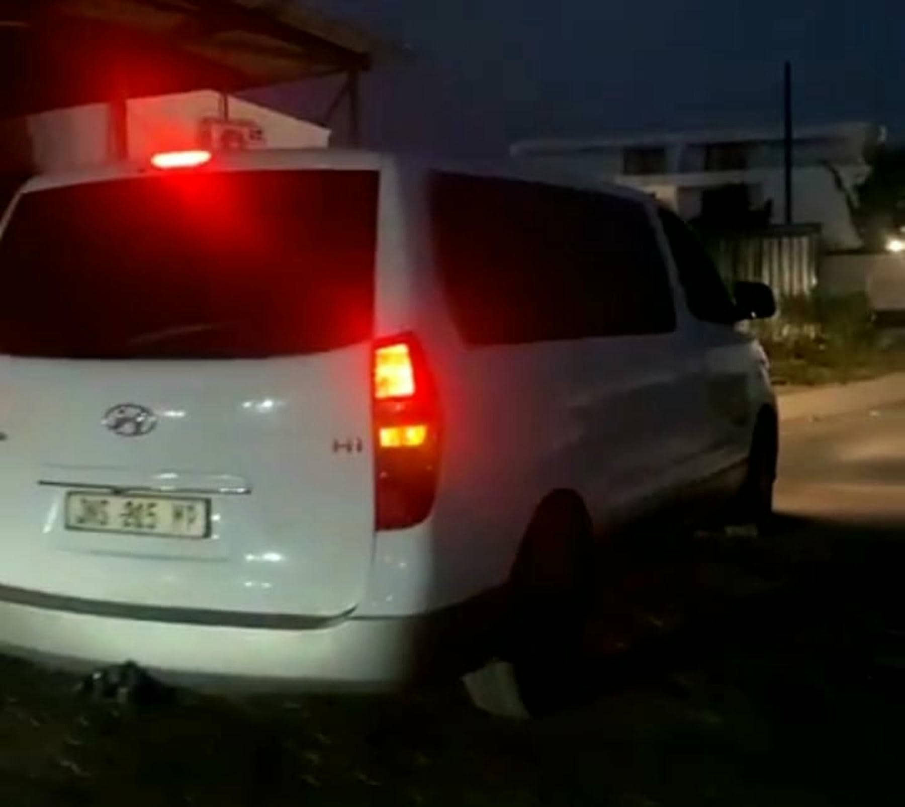 Família de Narciso Sambo translada corpo ainda algemado após morte
