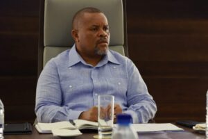 Ministro da Agricultura monitoriza projectos agro industriais em Cahora Bassa