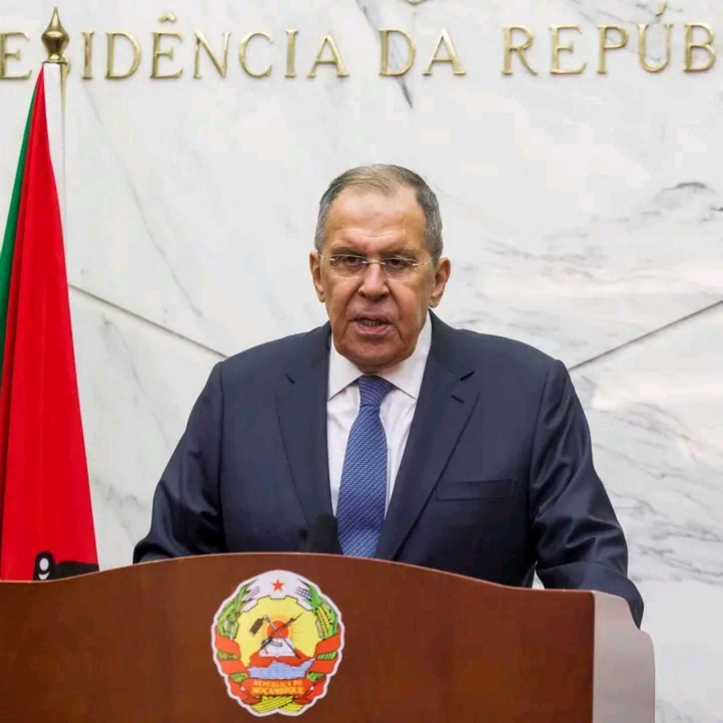 Rússia reafirma prontidão para fornecer armamento e formação contra o