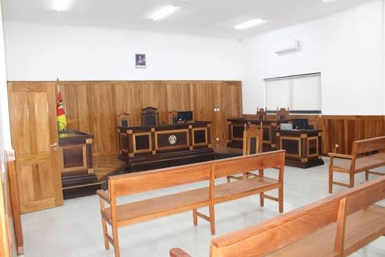 Tribunal anula inusitadas adjudicações de construção feitas a um café