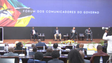 Comunicadores contra manipulação da opinião pelo Governo - O País