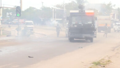 Oposição exige investigação após intervenção policial contra apoiantes de Mondlane em Quelimane - O País
