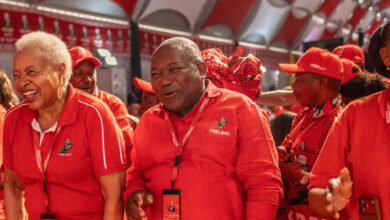 Quadros séniores da FRELIMO saúdam discurso de Daniel Chapo na Conferência Nacional de Quadros - O País
