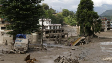 Cheias repentinas no Nepal matam 98 pessoas e há 800 desaparecidos - O País