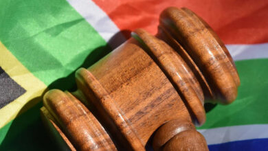 Tribunal sul-africano adia audiência de extradição de britânico acusado de matar família - O País