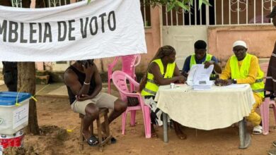 Guiné-Bissau: Contagem de votos em referendo sobre reforço de poderes presidenciais - O País