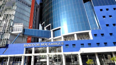 Bancos obrigados a devolver 73,2 milhões de meticais a clientes - O País