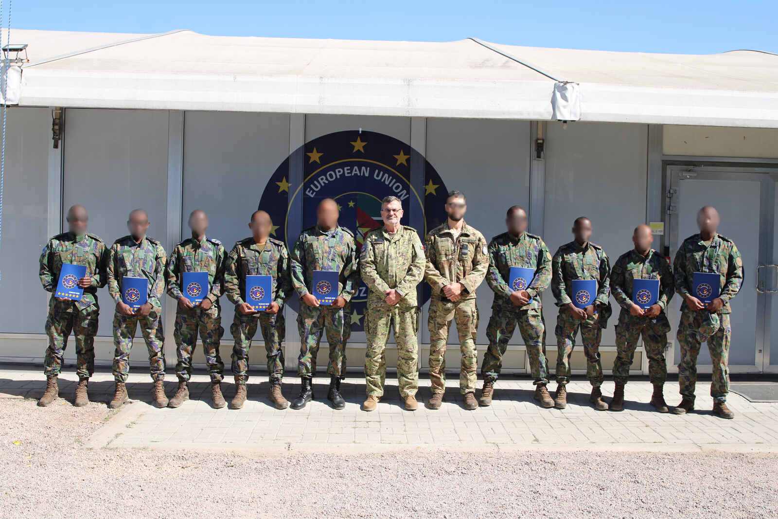 EUMAM MOZ distingue militares da Força Aérea de Moçambique após