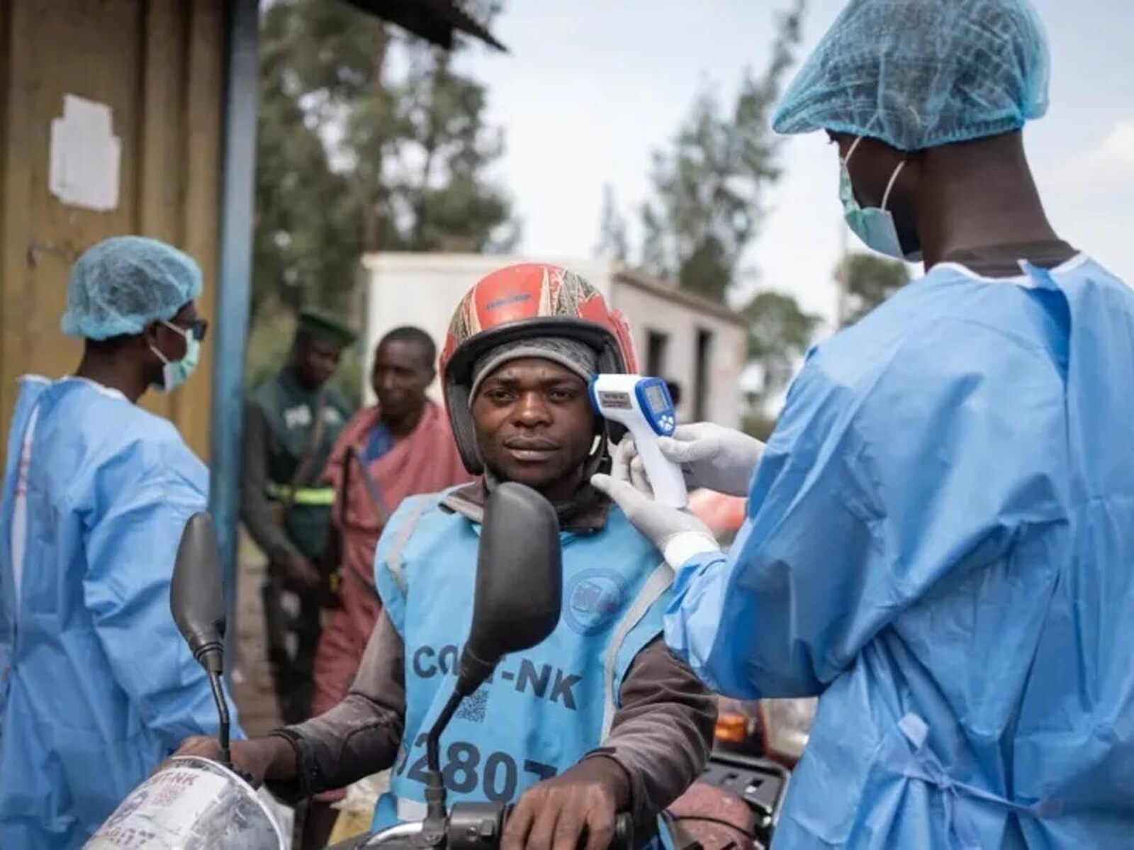 Moçambique reforça medidas contra Ébola face à entrada de viajantes